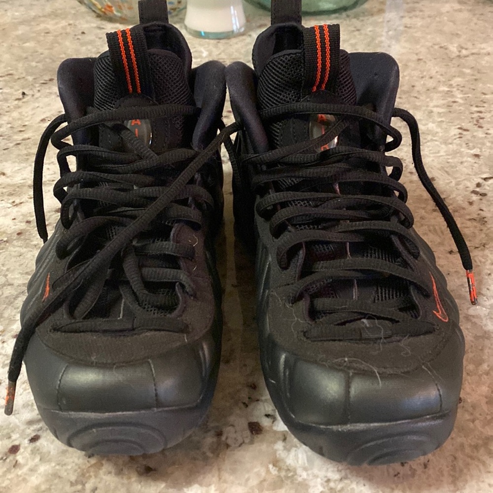 Nike size9 basketball shoes